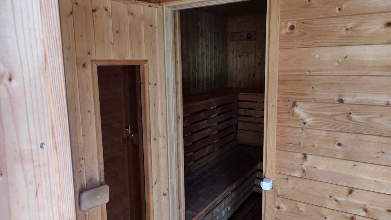 Ferienwohnung In Peetzig Am See Angermunde Exteriör bild